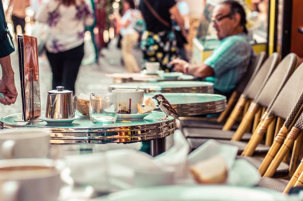 Pariser Cafes gibt es an jeder Ecke Pariser Cafe