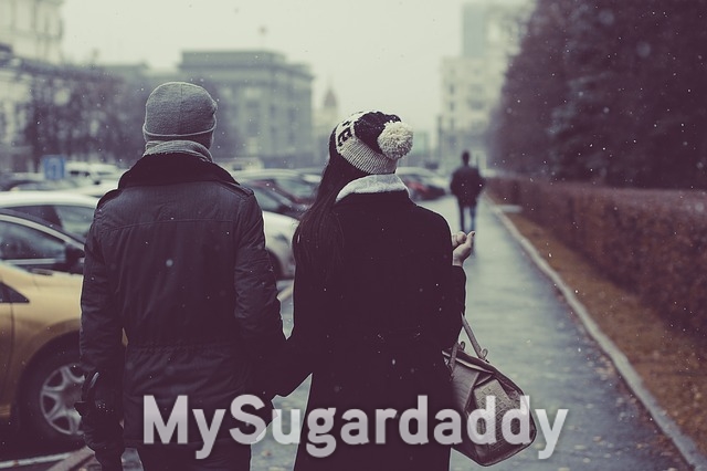Ein Spaziergang an einem kalten Tag mit einem Sugardaddy